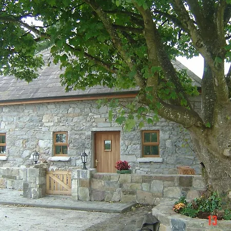 Traditional Stone 300 Years+ Casa vacanze